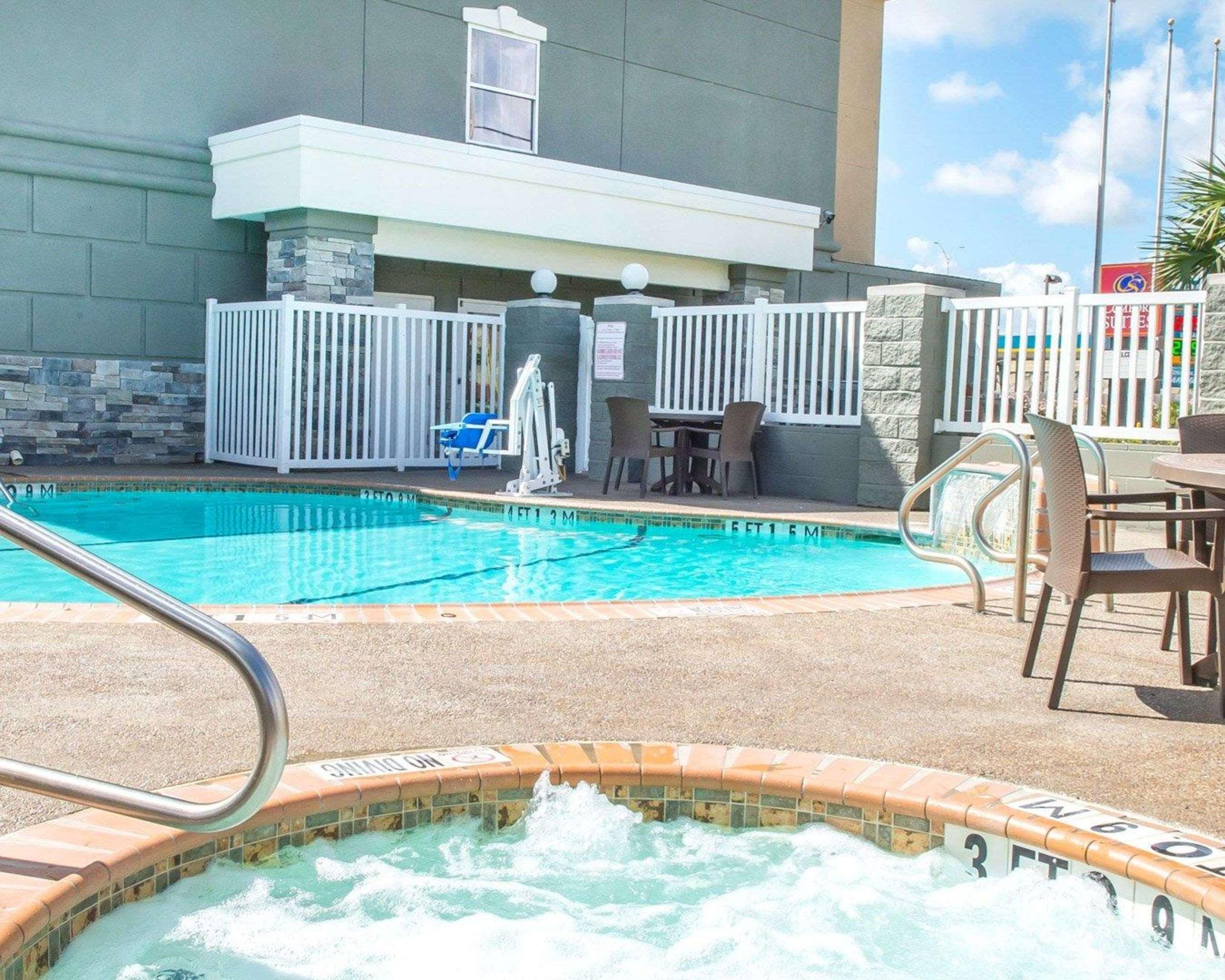 Comfort Suites Near Texas A&M - Corpus Christi Exterior photo