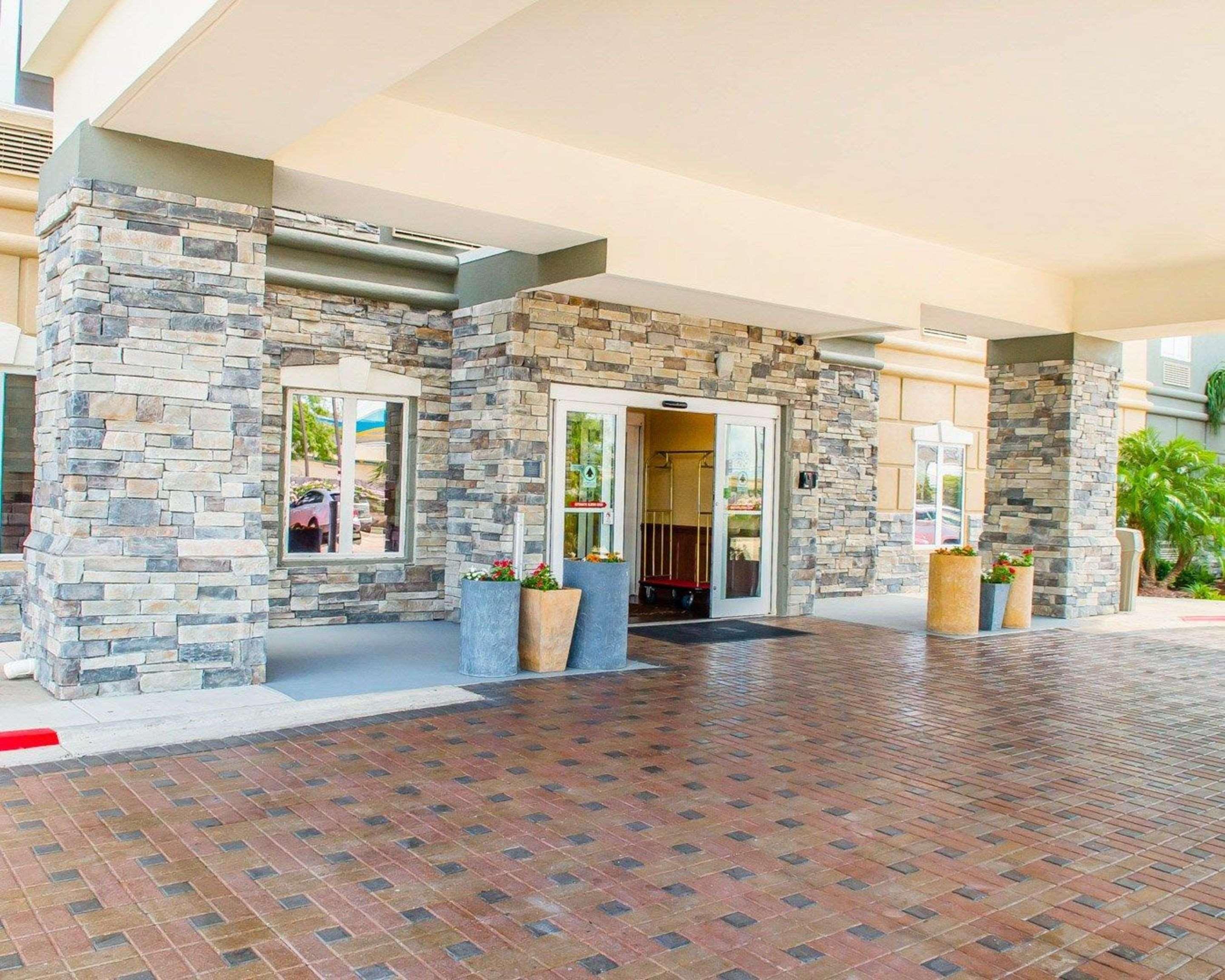 Comfort Suites Near Texas A&M - Corpus Christi Exterior photo