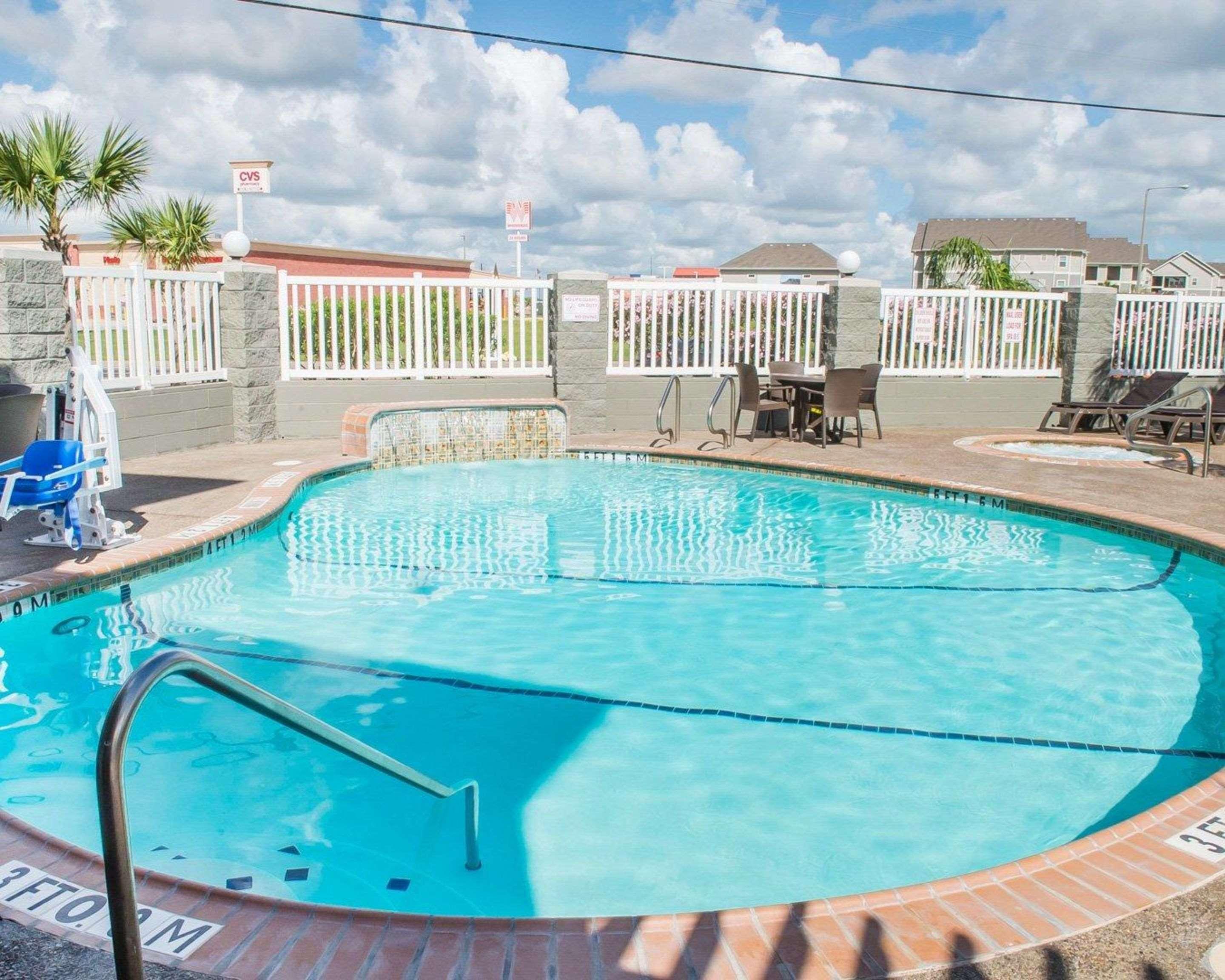 Comfort Suites Near Texas A&M - Corpus Christi Exterior photo