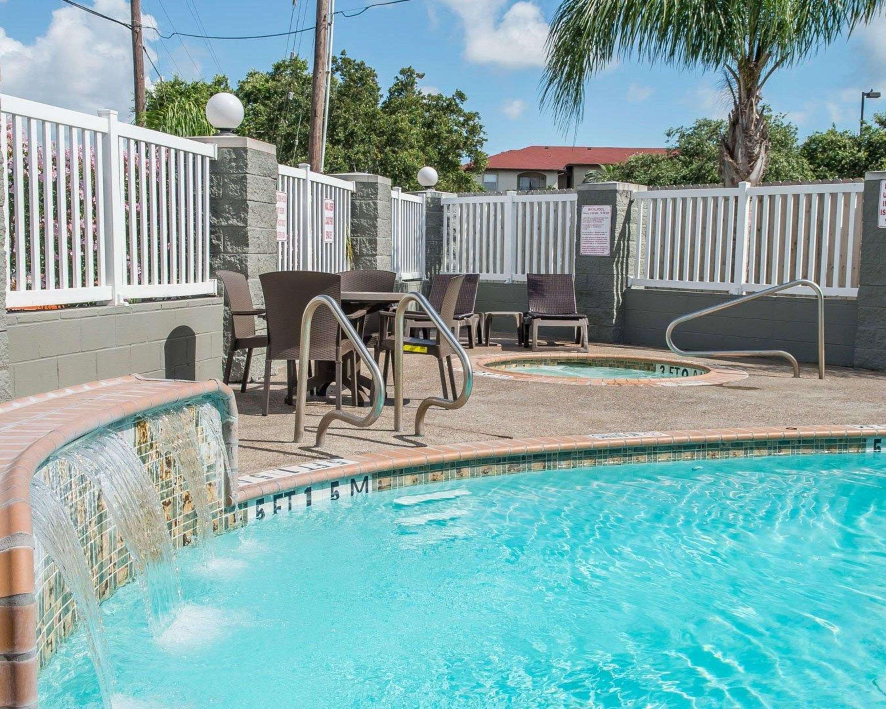 Comfort Suites Near Texas A&M - Corpus Christi Exterior photo